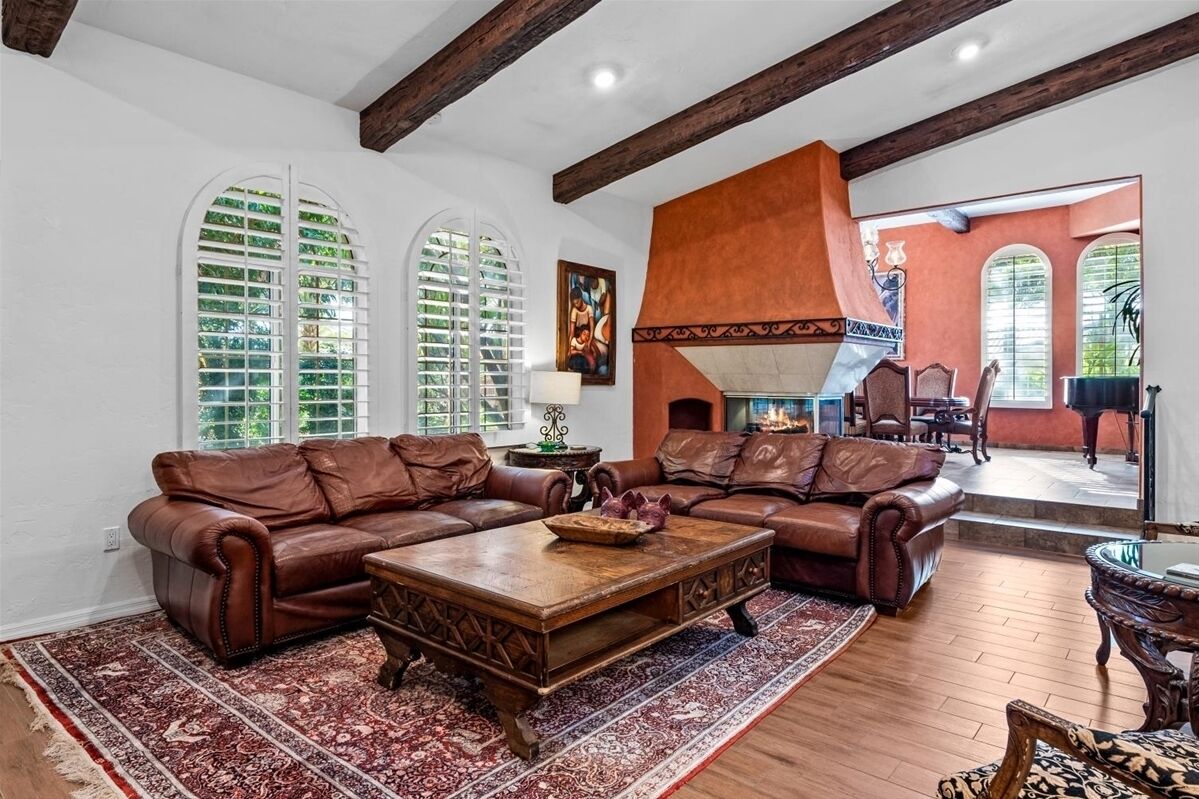 Televisión, chimenea