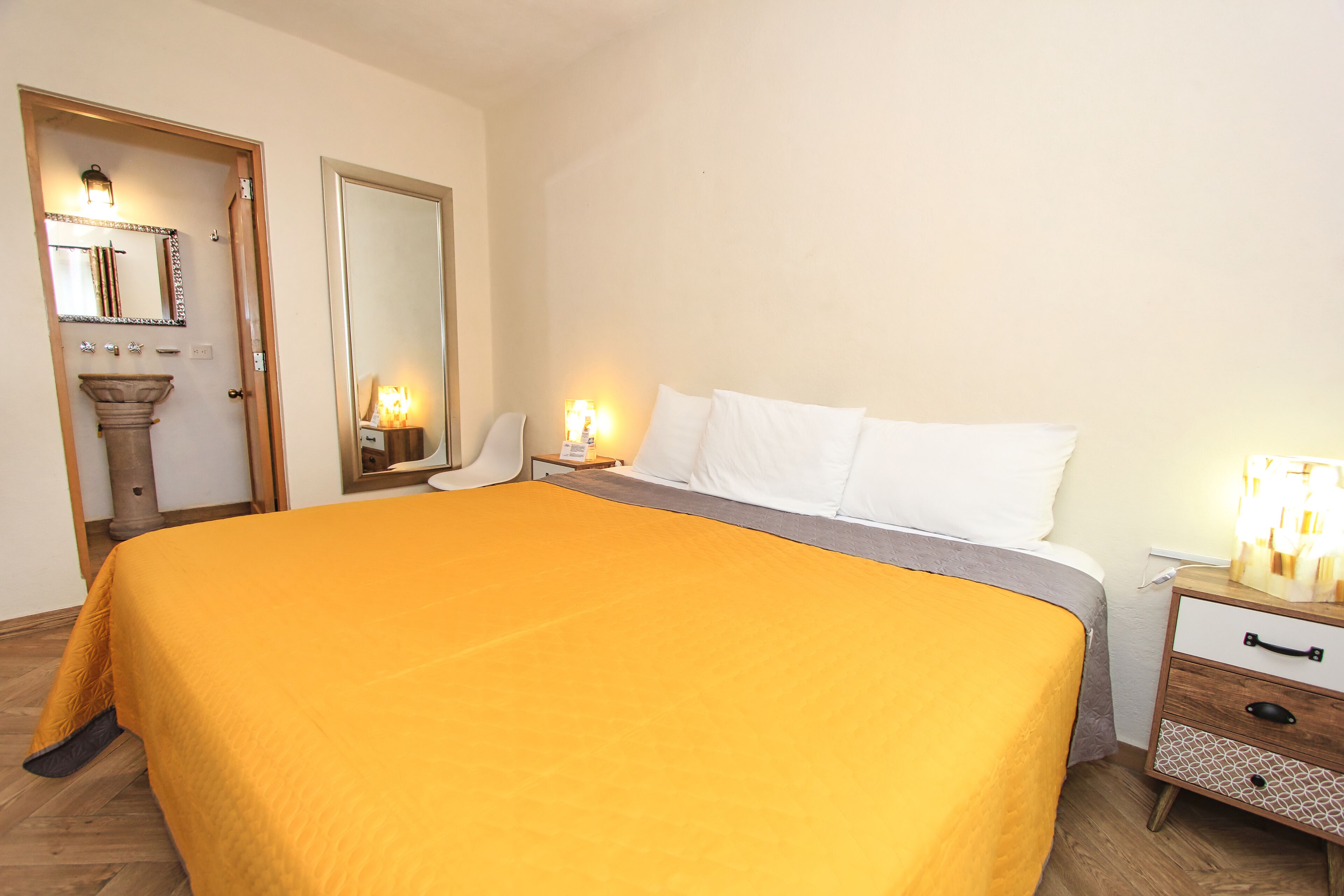 deluxe room | iron/ironing board, free wifi, bed sheets