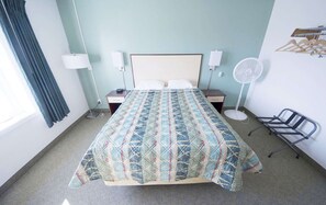 1 bedroom, desk, WiFi, bed sheets