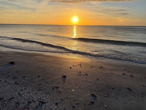 Am Strand, Liegestühle, Strandtücher