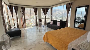 Suíte estúdio superior | Wi-Fi de cortesia, roupa de cama