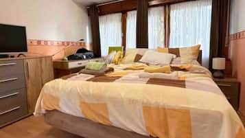 1 chambre, bureau, rideaux occultants, fer et planche Ă repasser