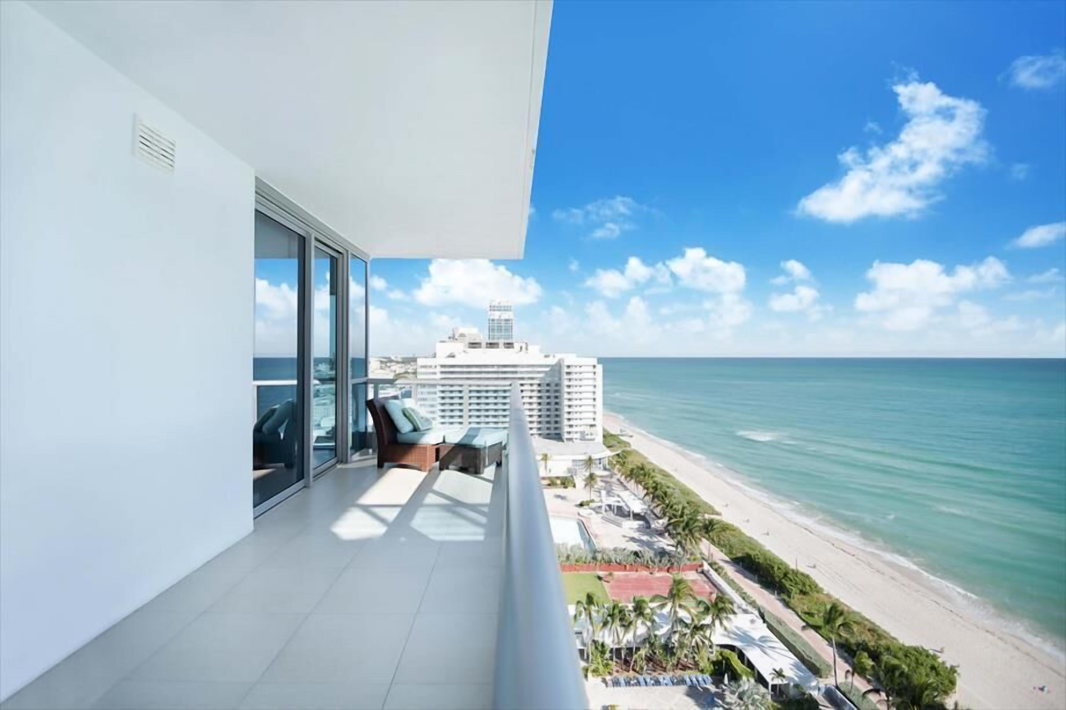 Ocean Views on the Beach! Pool w/ Hot Tub and Gym | Florida