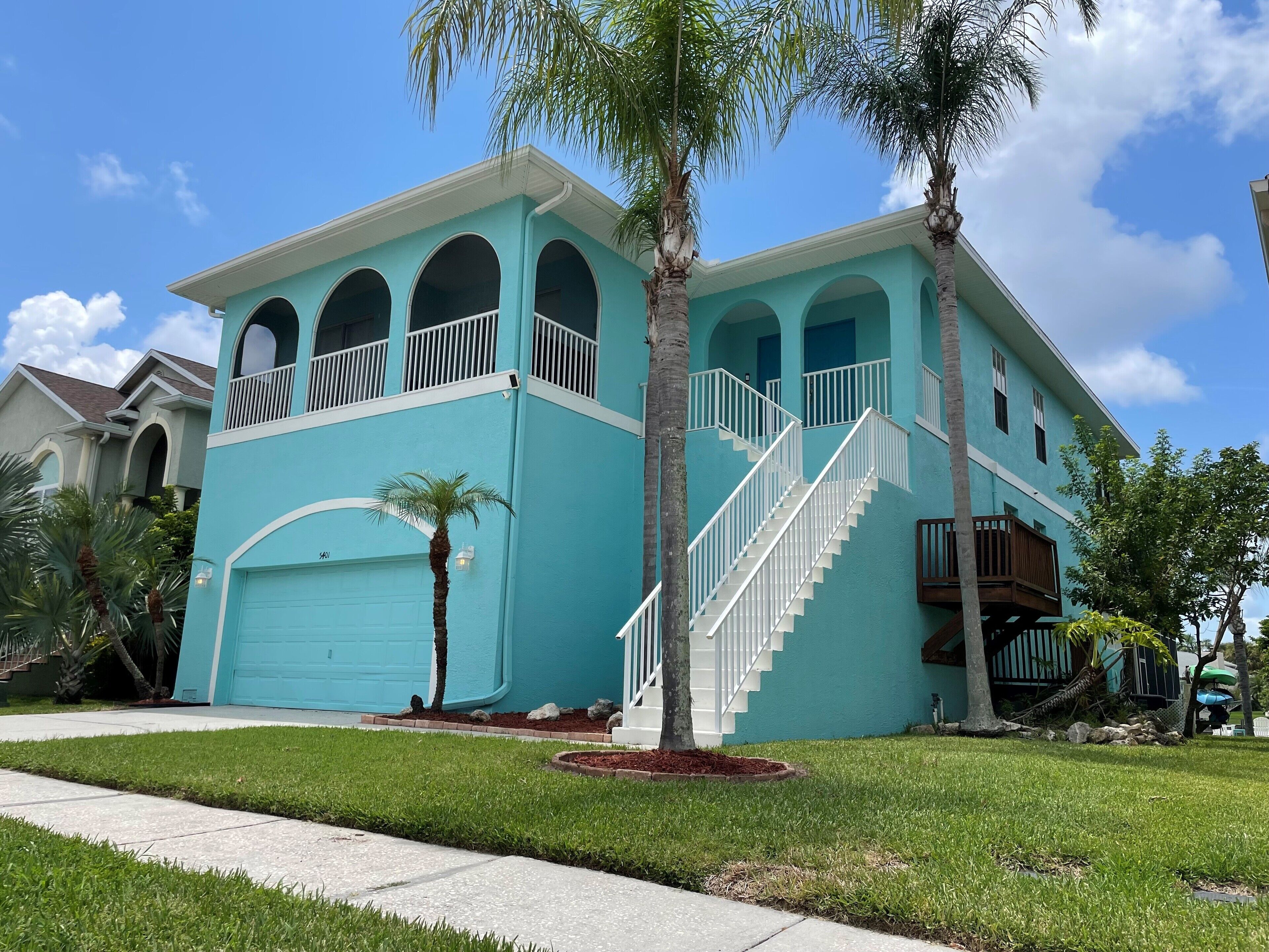 Waterfront Canal Home:  Beaches Nearby , Private Pool, Dock, 6 Seat Golf Cart