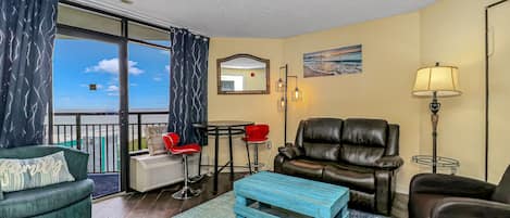 Smart-TV, Netflix, bordtennis og strømmetjenester