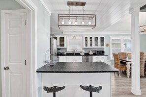 Oven, dishwasher, coffee/tea maker, toaster