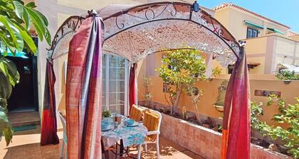 Casa Golfin - Your Colorful Vacation Retreat in Tenerife
