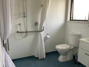 Duschwanne, Whirlpool, Handtücher, Seife