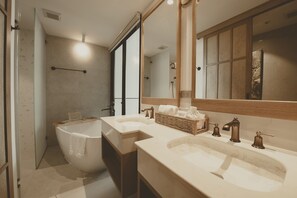 Lanna Grand Deluxe with Bathtub | Badezimmer