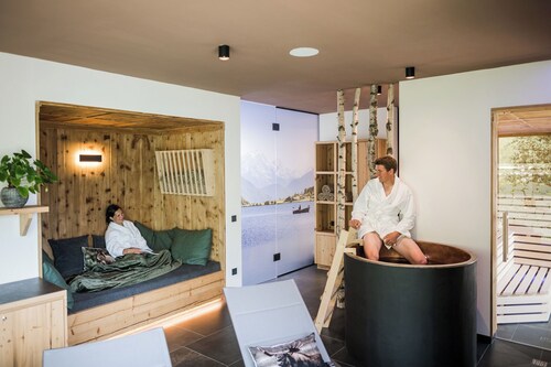 Modern Holiday Apartment Chalet Ortles with Mountain View and Wi-Fi