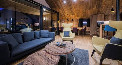 Moderne Ferienwohnung Chalet Ortles mit Bergblick und WLAN