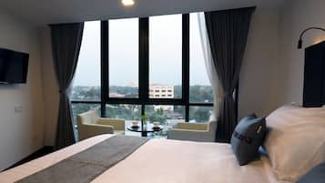 Minibar y caja de seguridad en la habitación