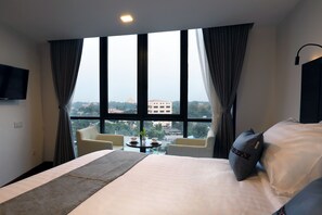 Deluxe Double Room | Bar mini, peti besi dalam bilik, seterika/papan seterika, Wi-fi percuma 