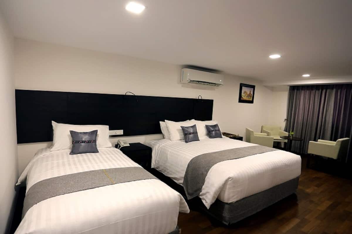 Minibar, in-room safe, iron/ironing board, free WiFi
