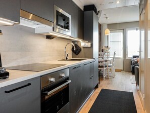 Fridge, microwave, dishwasher, cookware/dishes/utensils