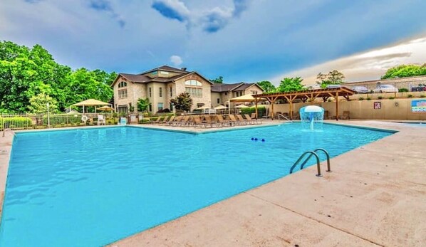 Sisäuima-allas, ulkouima-allas