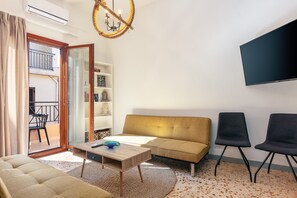 Two Bedroom Apartment with Old Town View | Stofa | Snjallsjónvarp