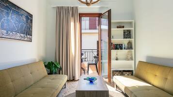 Two Bedroom Apartment with Old Town View | Olohuone | Älytelevisio