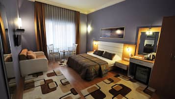 Minibar, soundproofing, iron/ironing board, free WiFi