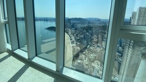 Unclassified image, 4 of 15, button - LCT The Residence (Busan)