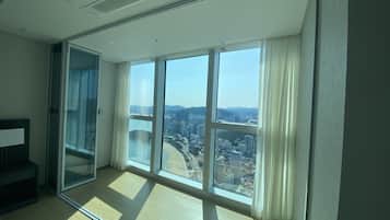 Royal Suite | 3 bedrooms, free WiFi, bed sheets