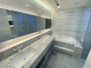 Private spa tub - LCT The Residence (Busan)