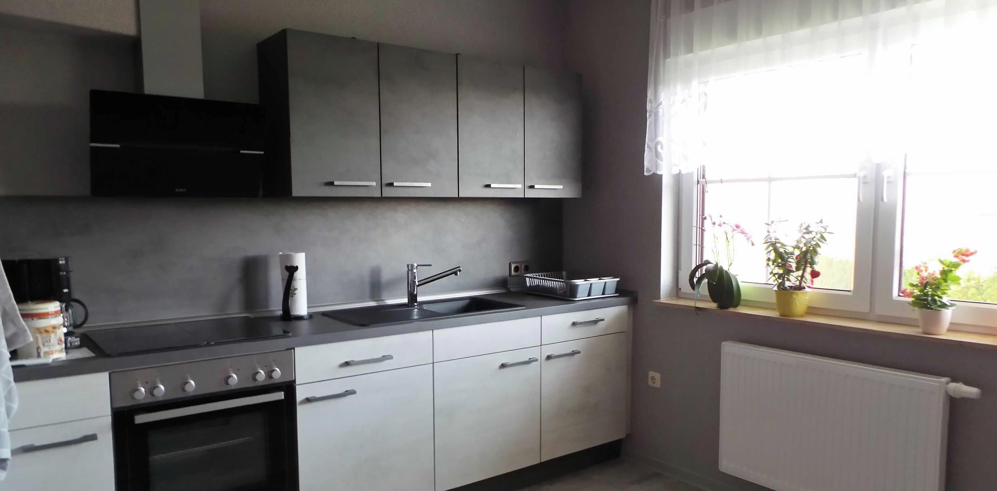 Fridge, oven, highchair