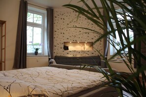 3 bedrooms, iron/ironing board, travel crib, WiFi