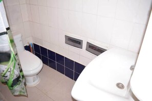 Bruser, håndklæder, Sæbe, Toiletpapir