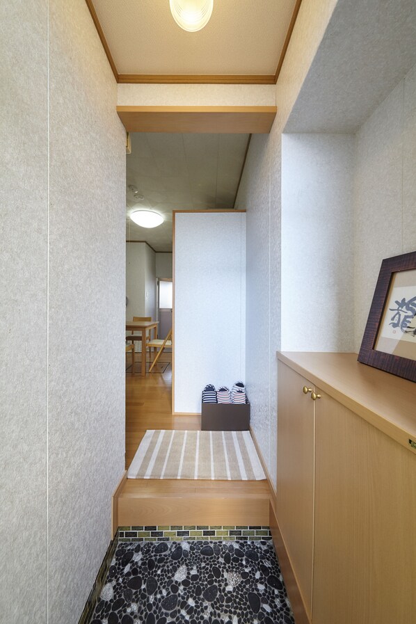 Interior entrance - Oyado Kinokuniya Junin Machi (Nagasaki)