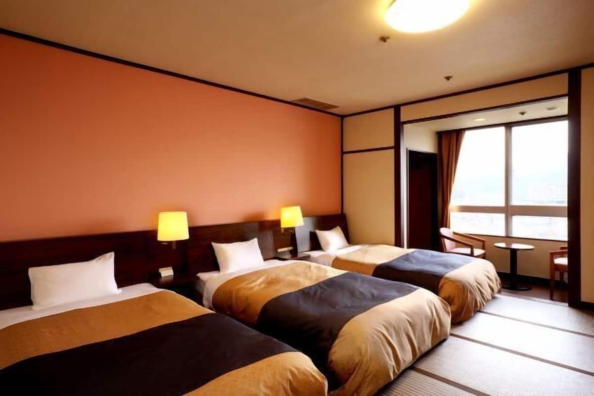 In-room safe, free WiFi