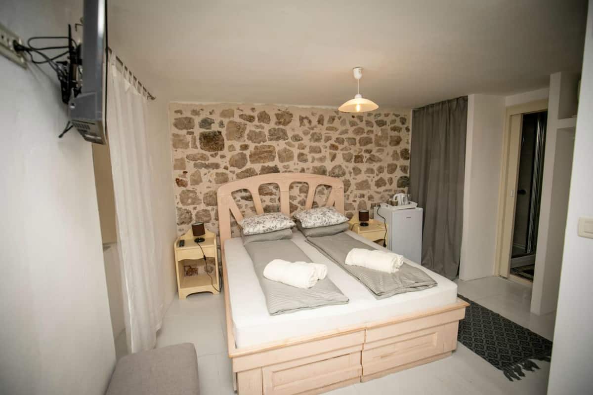 Standard Double Room | Soundproofing, free WiFi, bed sheets