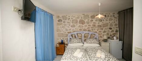 Chambre Double Standard | Chambres insonorisées, Wi-Fi gratuit, draps fournis
