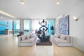 Interior - “Your private beachfront oasis in Telchac, Mexico.” (Telchac Puerto)