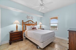 Studio (3 Bedrooms) | Interior