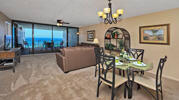 Studio (2 Bedrooms) | Interior