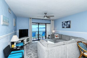 Interior - Runaway Bay Resort by BBG (Bradenton Beach)