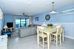 Interior - Runaway Bay Resort by BBG (Bradenton Beach)