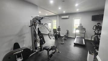 Studio (2 Bedrooms) | Interior