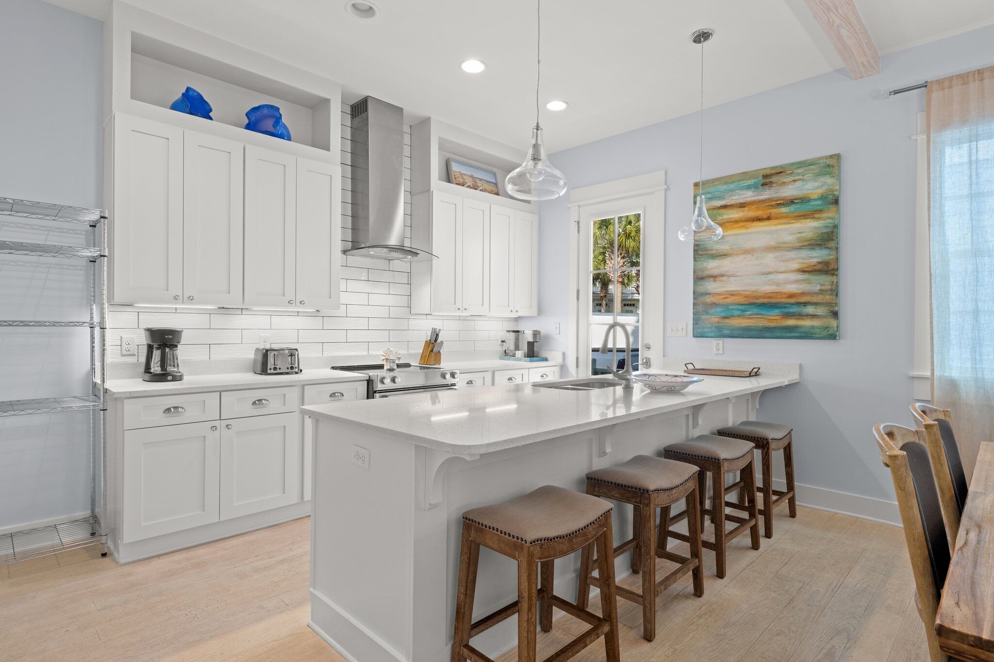 Microondas, horno, parrilla de estufa y lavavajillas 