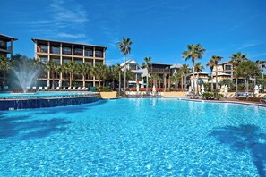 Outdoor pool - Seabatical (Panama City Beach)
