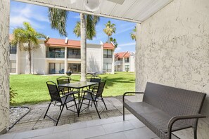 Studio (2 Bedrooms) | Front of property
