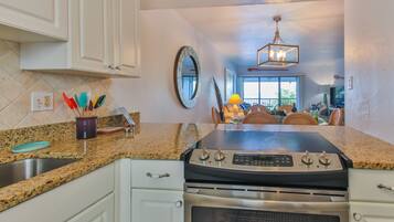 Studio (2 Bedrooms) | Property amenity