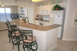 Studio (3 Bedrooms) | Interior