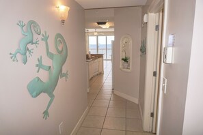 Studio (3 Bedrooms) | Interior