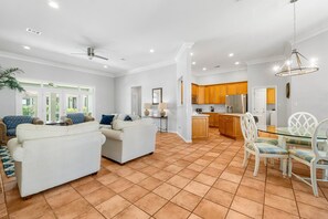 Interior - Sunny Daze - 1027422 (Destin)