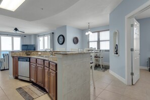 Studio (3 Bedrooms) | Interior