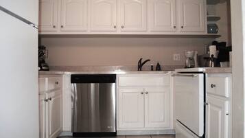 Studio (2 Bedrooms) | Interior