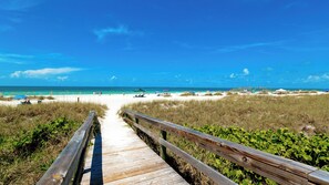 Studio (2 Bedrooms) | Interior