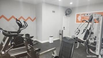 Studio (2 Bedrooms) | Interior